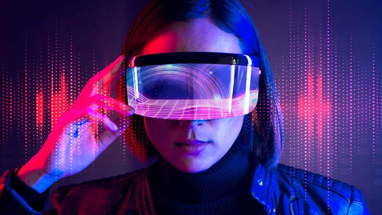 Alumna con visor de realidad virtual