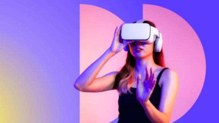 Mujer con lentes VR
