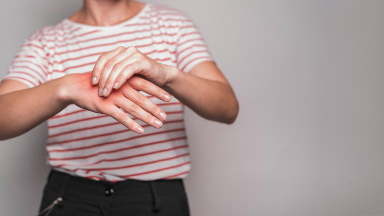 Persona con dolor articular