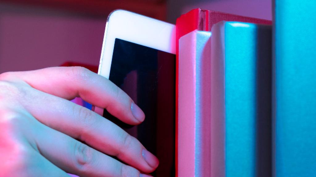 Más allá del cambio del papel a la pantalla: el impacto de los medios digitales en la lectoescritura